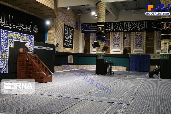 تصویری از رهبر انقلاب در اولین شب عزاداری محرم در حسینیه امام خمینی(ره)