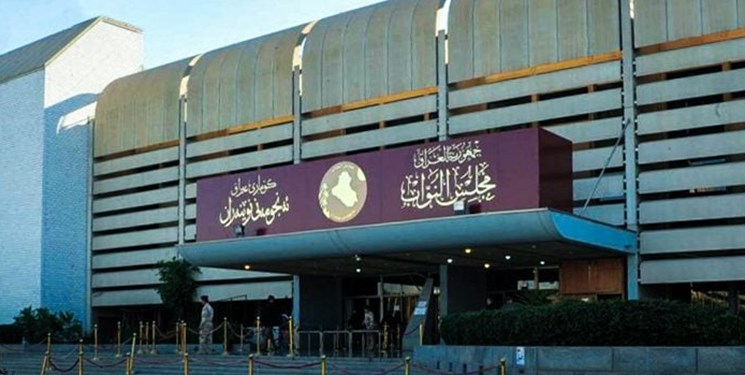 نخستین نشست پارلمان جدید عراق با تاخیر چندباره؛ صدری‌ها کفن‌‌پوش آمدند