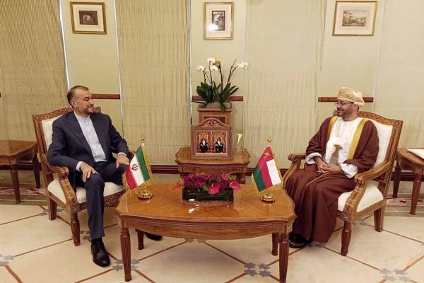 دیدار امیرعبداللهیان با معاون سلطان عمان و همتای عمانی در مسقط