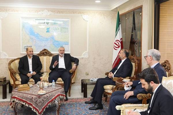 دیدار اسماعیل هنیه با امیرعبداللهیان در دوحه؛ اعلام حمایت ایران از دفاع مشروع مردم فلسطین
