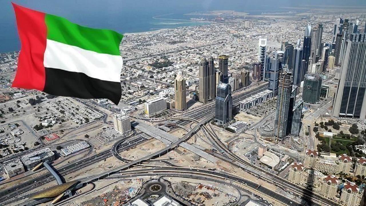برخی منابع اعلام کردند؛ انصارالله یمن دبی، ابوظبی را با تعدادی پهپاد و موشک هدف قرار دادند