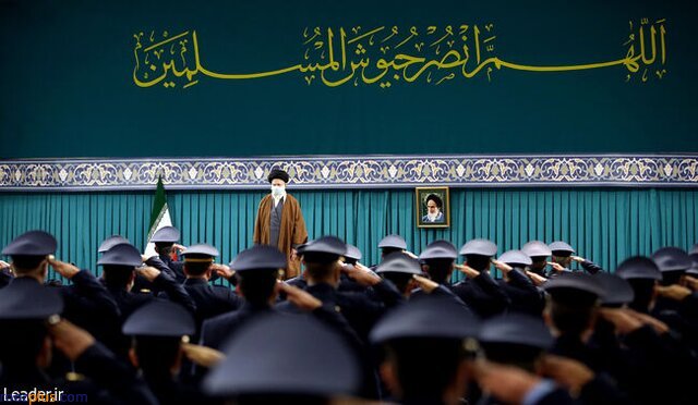 دیدار فرماندهان و کارکنان نیروی هوایی با فرمانده کل قوا