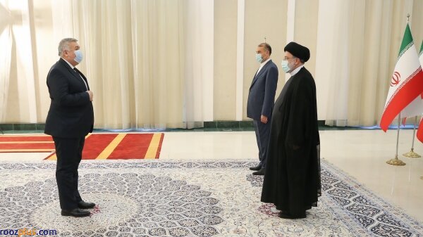 سفرای خارجی مقیم تهران سالگرد پیروزی انقلاب را به رئیس‌جمهور تبریک گفتند