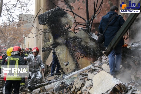 بقایای هواپیمایی که به دیوار یک مدرسه در تبریز برخورد کرد +عکس