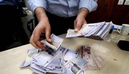 چگونه باورهای مربوط به فقر می تواند بر اولویت های سیاسی تأثیر بگذارد؟