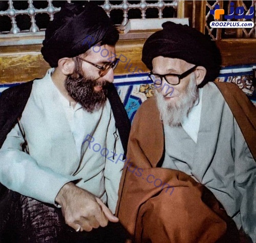 تصویری از رهبرانقلاب در کنار پدر گرامی‌شان