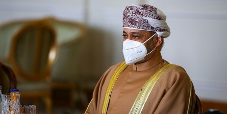 وزیر خارجه عمان در دیدار با ظریف: به همکاری با دولت جدید ایران ادامه می‌دهیم