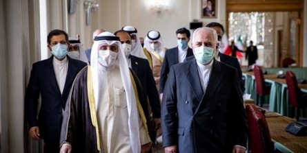 دیدار وزیر خارجه کویت با ظریف/ عزم کویت برای گسترش همه جانبه روابط با ایران