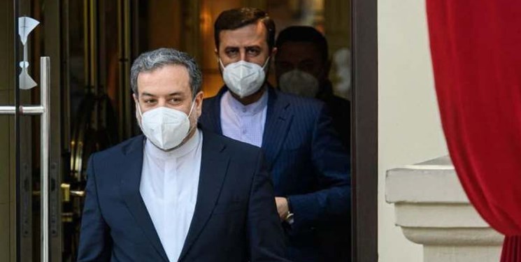 عراقچی خطاب به جانسون: انگلیس نمی‌تواند به جای پرداخت بدهی‌ 40 ساله به ایران، باج خواهی کند
