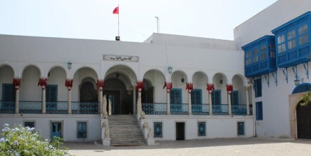 جلوگیری از ورود رئیس و نمایندگان پارلمان تونس به ساختمان مجلس