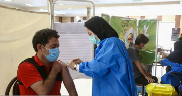 حدود ۳۰۰۰ دانشجو واکسن کرونا دریافت کردند/دستور آمد واکسیناسیون دانشجویان متوقف شود!