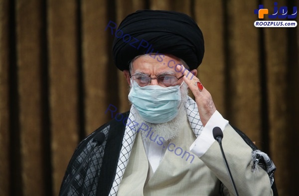 تصاویری جالب توجه از احترام نظامی رهبر معظم انقلاب