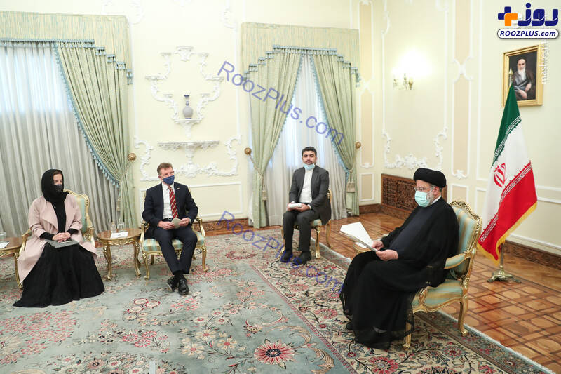 عکس/ تقدیم استوار نامه سفیر جدید انگلیس به رئیسی