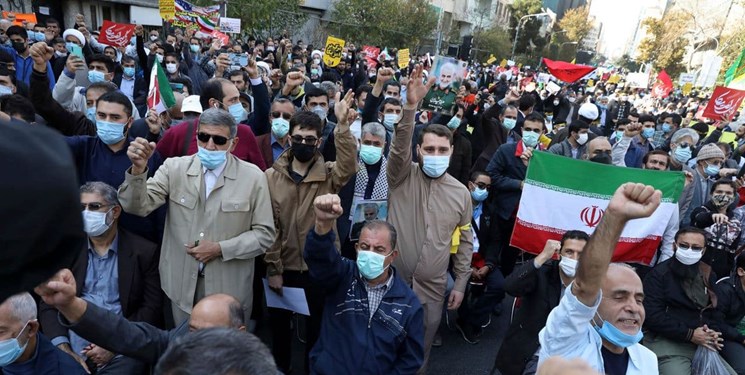آسوشیتدپرس: هزاران ایرانی شعار «مرگ بر آمریکا» و «مرگ بر اسرائیل» سردادند