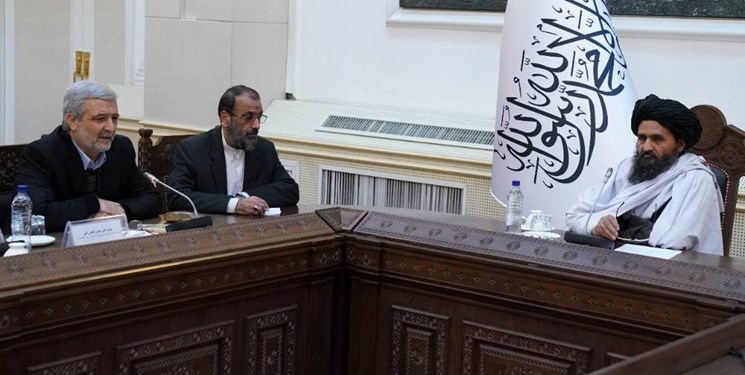 دیدار کاظمی قمی با ملابرادر؛ قدردانی مقام طالبان از میزبانی ایران از پناهجویان افغان