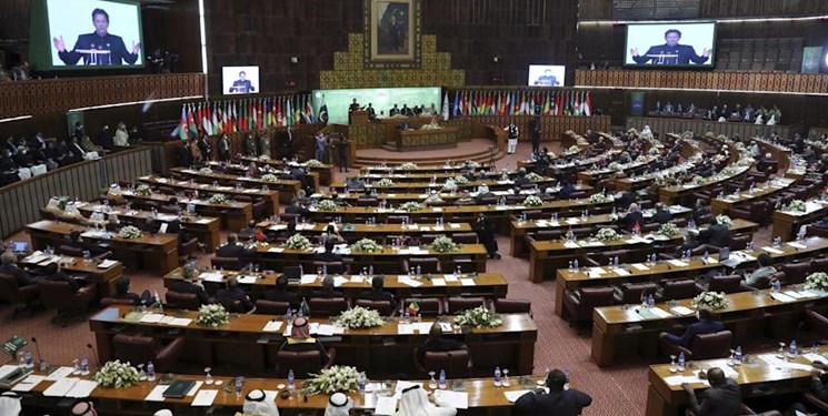 چاره‌اندیشی جهان اسلام برای برون رفت از وضعیت اضطراری در افغانستان/ کرزی خطاب به عمران خان: پاکستان در امور داخلی افغانستان دخالت نکند
