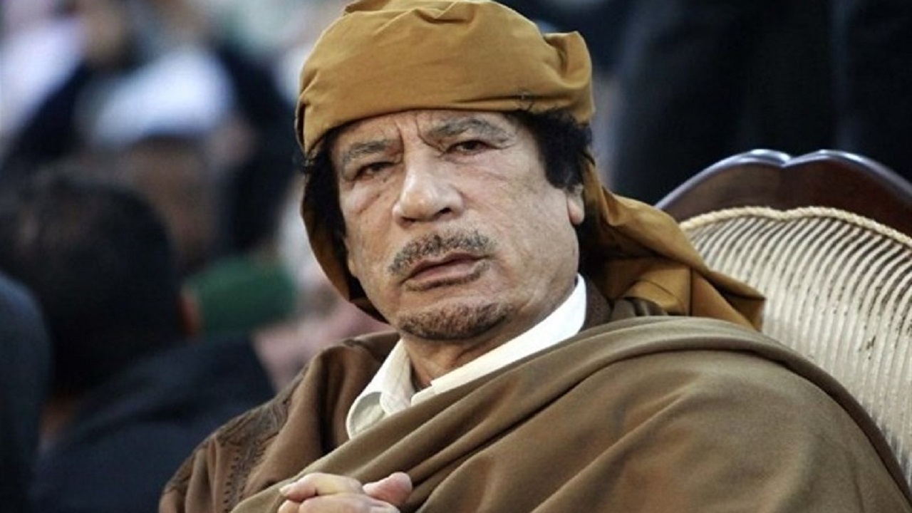 یک افسر لیبیایی ادعا کرد: معمر قذافی زنده است!