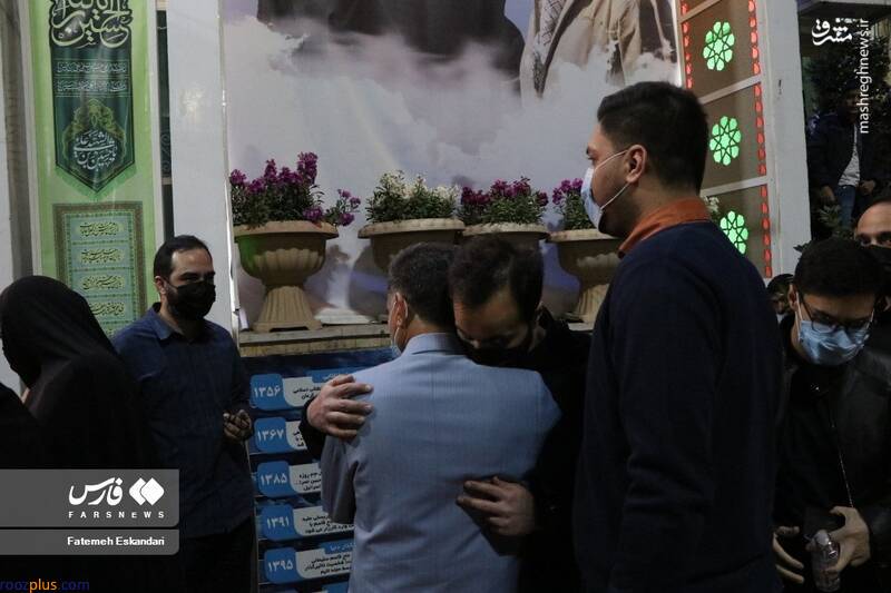 فرزندان حاج قاسم در گلزار شهدای کرمان/ عکس