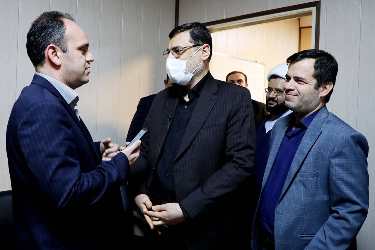 بانک دی در آینده جزو بانک های پیشروی کشور خواهد بود/ سهامداران این بانک به حقوق مد نظر خود دست خواهند یافت