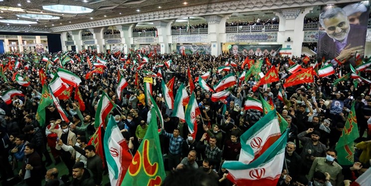 اجتماع بزرگ تهران برای حاج قاسم/ حضور مهمانانی از 100 کشور جهان/ رئیسی: شهید سلیمانی هیمنه آمریکا را در منطقه به شکست کشانید