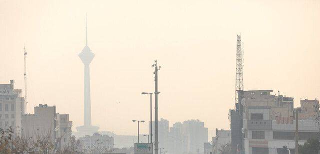 کاهش کیفیت هوا در ۴ کلانشهر/بارش برف و باران در نقاط مختلف کشور