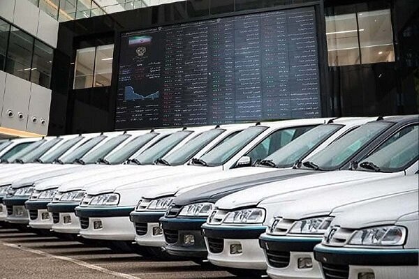پیش‌بینی کاهش شدید قیمت‌ها در پی عرضه 10 هزار خودروی دنا‌پلاس