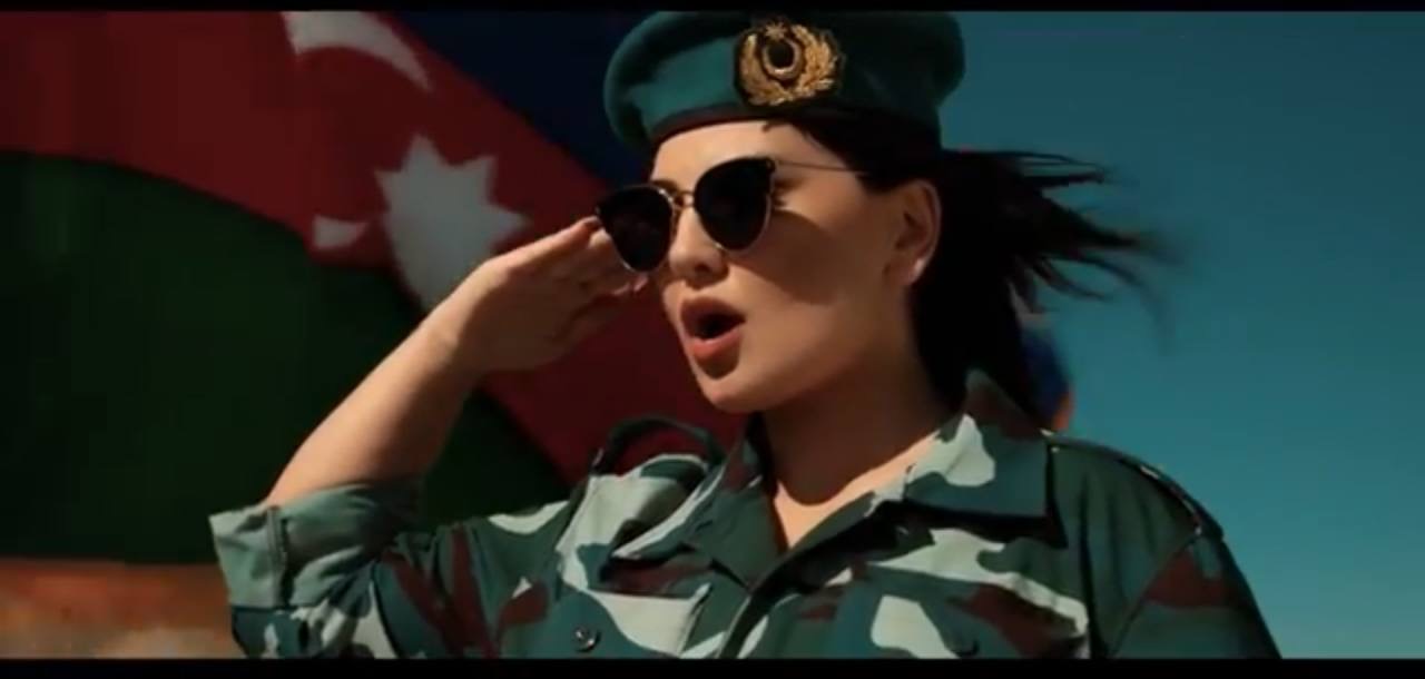 انتشار تصاویری از شبنم تووزلو همسر تاجر نزدیک به الهام علی‌اف در قم ‌و مشهد/ تلاش برای جذب مخاطب ایرانی و بازیابی وجه الهام علی‌اف در میان ایرانیان/ فعالیت فرهنگی و دینی ایران در باکو کماکان ممنوع است