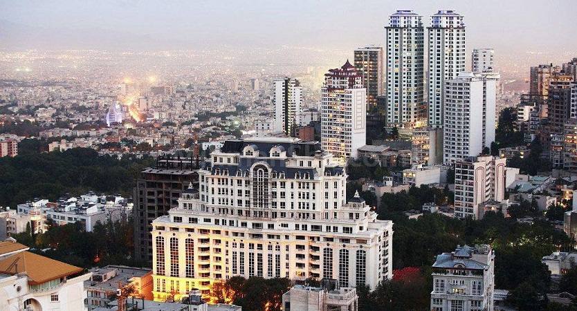 نیاورانی‌ها رکوردار مصرف آب در تهران/ قطع آب ۲۷۰۰۰ خانوار بدمصرف