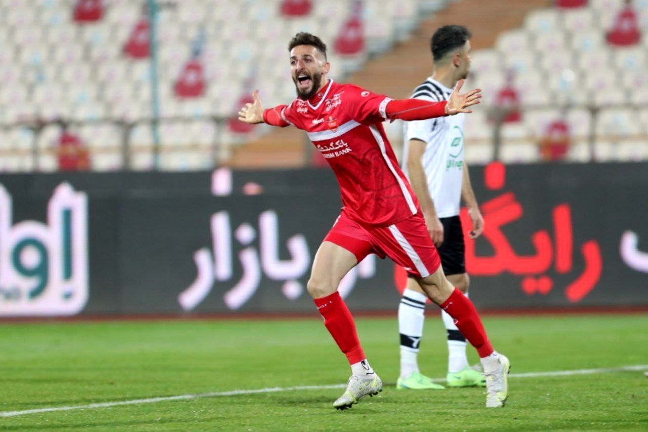 مهاجم پرسپولیس لژیونر می‌شود؟