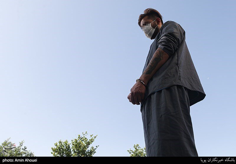 تصویر بازداشت کلاهبردار ۱۱۰ میلیارد تومانی؛ اعترافات متهم/ کلاهبرداری از ۱۸۰ نفر در یک شهر کوچک!