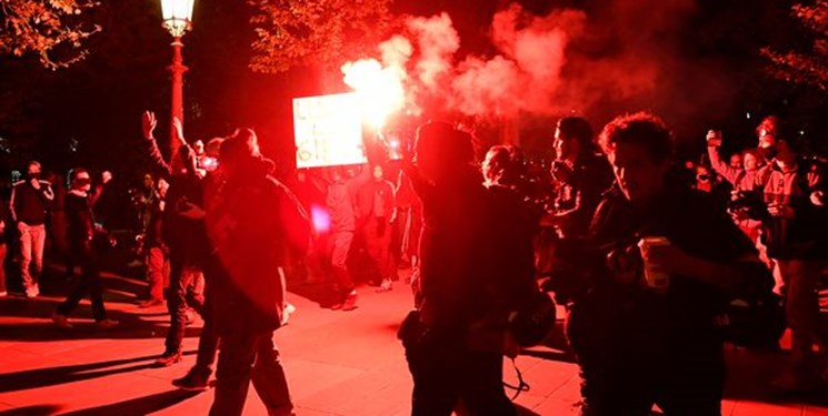 اعتراض فرانسوی‌ها به پیروزی ماکرون؛ دو نفر کشته شدند