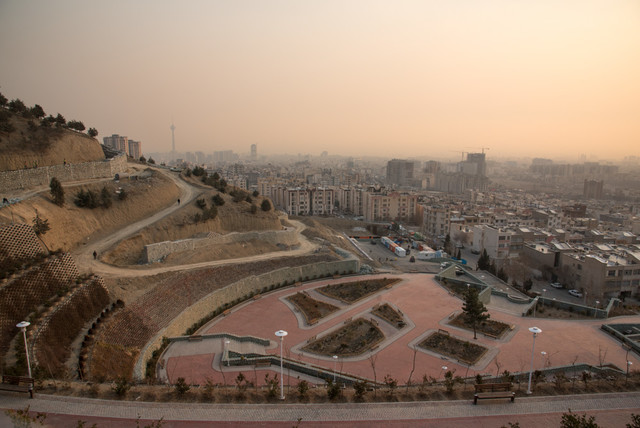 وزش باد و خیزش گرد و خاک در نواحی جنوبی تهران