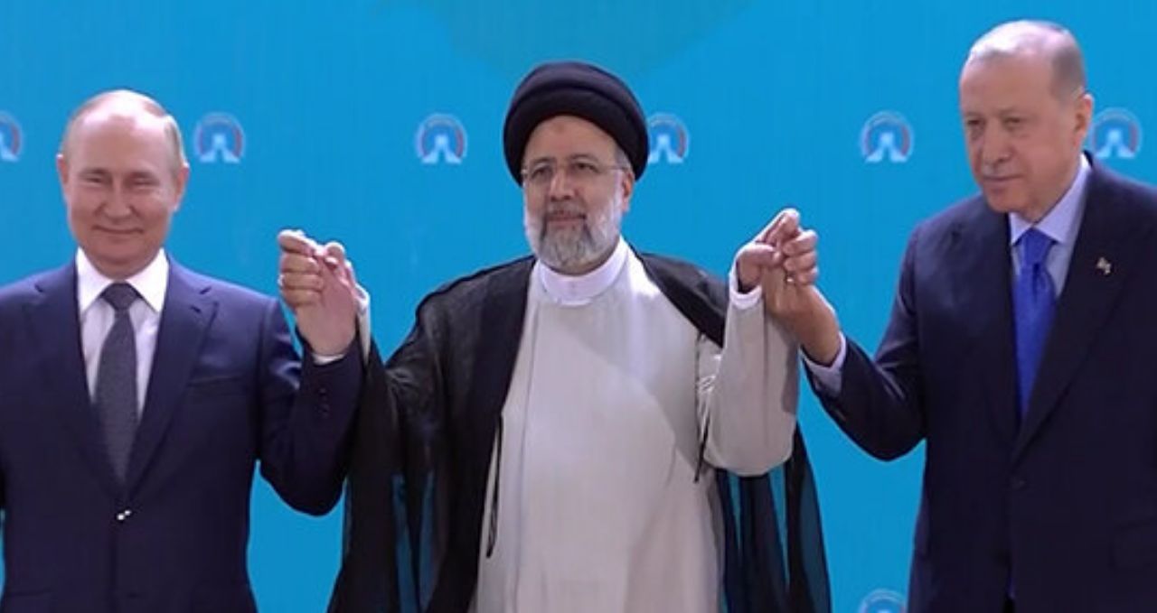 چالش و بحران دمشق با وساطت و میانجی‌گری ایران حل شده است/ نشست اخیر روسای جمهور ایران، روسیه و ترکیه به تغییر معادلات جهانی منجر خواهد شد/ ایران در خصوص اوضاع اوکراین راهکار عملیاتی داده است