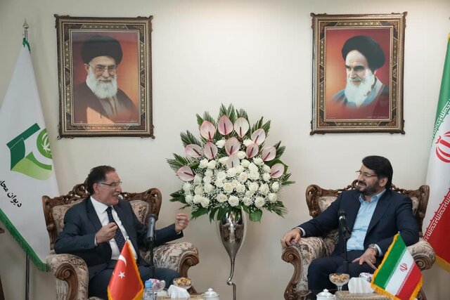 اختصاص یک میلیارد یورو برای واردات خودرو / مردمی کردن یارانه‌ها مانع بروز ابرتورم شد