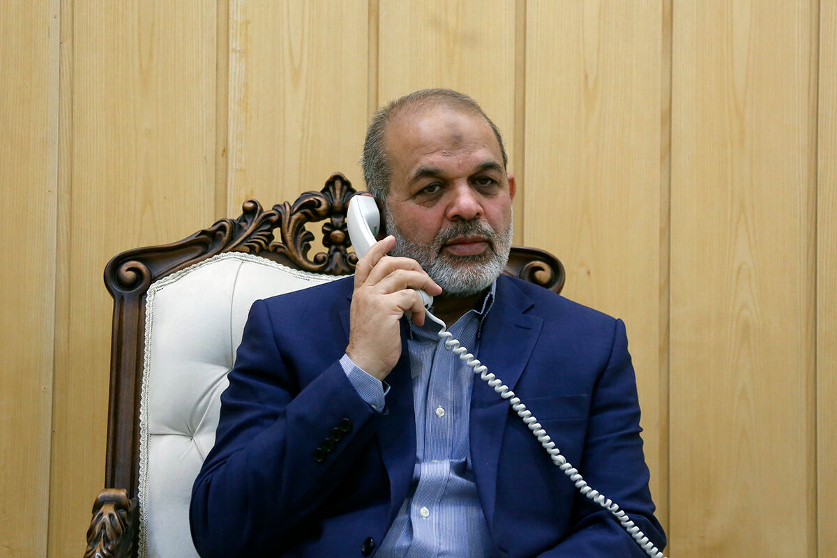 وزیر کشور: همه ظرفیت‌ها در امدادرسانی به زلزله‌زدگان خوی به کارگیری شود/دولت در کنار مردم