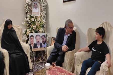 وزیر بهداشت: دشمن با فتنه‌انگیزی سعی دارد مانع پیشرفت‌ها شود