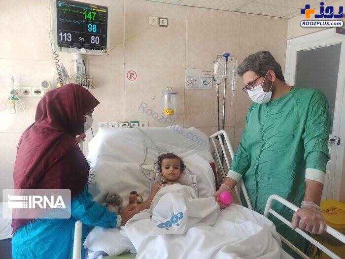 «راستین» کودک مجروح ۲ ساله حادثه تروریستی حرم شاهچراغ +عکس