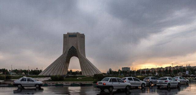 بارش باران و وزش باد در تهران