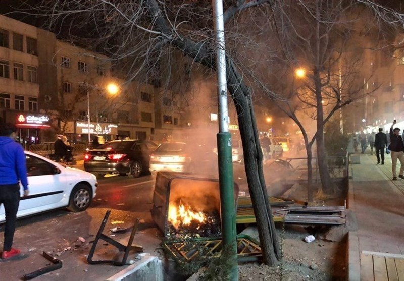 بازگشت آرامش به مهاباد/ تروریست‌های مسلح و برهم‌زنندگام نظم شهری بازداشت شدند/ تیم‌های تروریستی در‌مخفیگاه خود زنده‌گیری ‌شدند