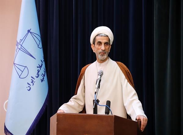 حکم محاربه‌ی امیرنصر آزادانی صحت ندارد/ او عضو یک گروه مسلحانه بود/ شهادت سه مامور در اصفهان در پی اقدامات تروریستی این گروه بوده است/ هنوز حکمی برای متهم صادر نشده