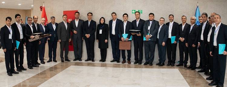 قدردانی از روسای شعب بانک ملت با حضور رییس کل بانک مرکزی
