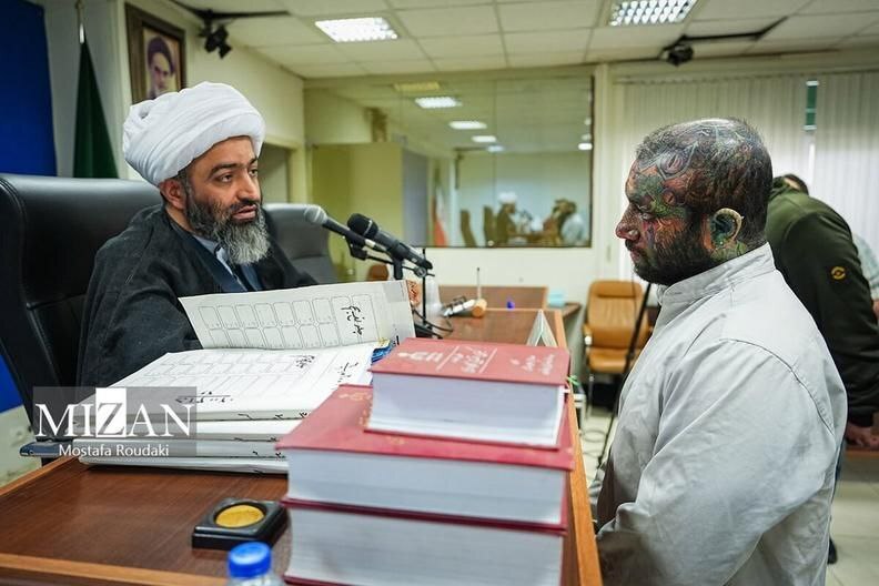 عکس/ نخستین جلسه دادگاه امیرحسین مقصودلو ملقب به «تتلو» برگزار شد