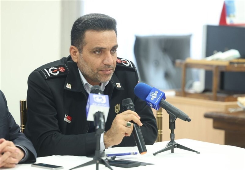 ۱۸۰۰ تماس تلفنی با آتشنشانی تهران تا این لحظه / آمادهباش ۳۰۰۰ آتشنشان در سطح شهر ۱۸۰۰ تماس تلفنی با آتشنشانی تهران تا این لحظه / آمادهباش ۳۰۰۰ آتشنشان در سطح شهر