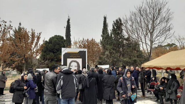 پردیس افکاری در کنار مهری ودادیان آرام گرفت / «امان از این زود رفتنهای تلخ» پردیس افکاری در کنار مهری ودادیان آرام گرفت / «امان از این زود رفتنهای تلخ»