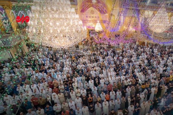 عکس/ برگزاری نماز عید فطر در حرم مطهر حضرت عباس(ع)