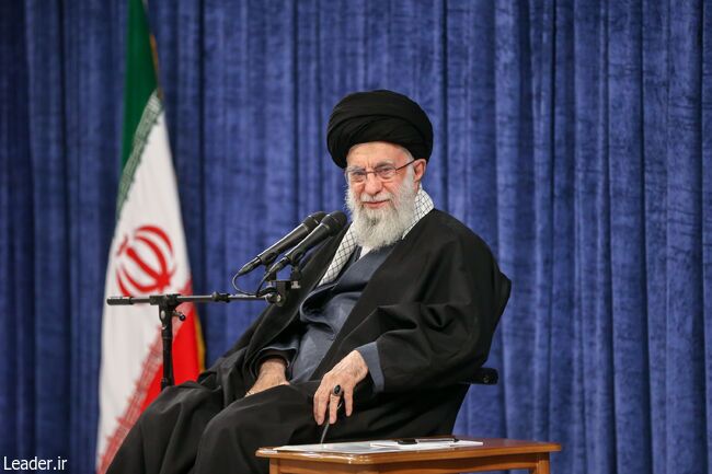 برای جهش تولید توان مالی، فکری و ابتکارات مردم به میدان آورده شود/ شکست صهیونیستها قطعاً ادامه خواهد یافت و تلاشهای مذبوحانه آنها مانند این کاری که در سوریه مرتکب شدند و البته سیلی آنها را هم خواهند خورد، مشکلات آنها را علاج نمیکند برای جهش تولید توان مالی، فکری و ابتکارات مردم به میدان آورده شود/ شکست صهیونیستها قطعاً ادامه خواهد یافت و تلاشهای مذبوحانه آنها مانند این کاری که در سوریه مرتکب شدند و البته سیلی آنها را هم خواهند خورد، مشکلات آنها را علاج نمیکند