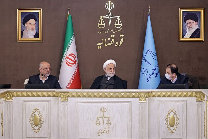 فعالان بخش خصوصی باید از مصوبات حکومتی موثر بر فرآیندهای کاری مطلع شوند/ برای فائق آمدن بر مشکلات اقتصادی، باید به بخش خصوصی، میدان دهیم