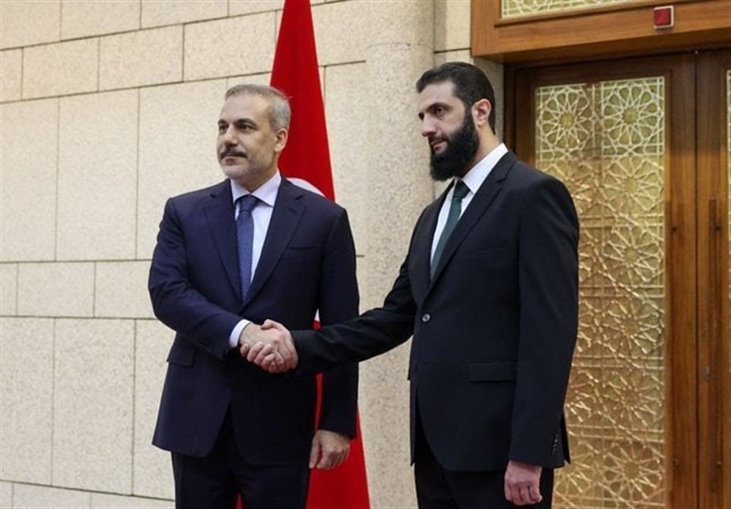 وزیر خارجه ترکیه با جولانی دیدار کرد وزیر خارجه ترکیه با جولانی دیدار کرد