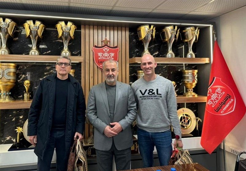 تقدیر باشگاه پرسپولیس از گاریدو تقدیر باشگاه پرسپولیس از گاریدو