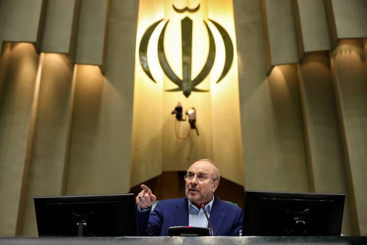 مجلس و دولت مصمم به ایجاد ثبات در بازار ارز هستند/ امیدواریم نیاز حوزه ارزی در موارد مختلف را تأمین کنیم